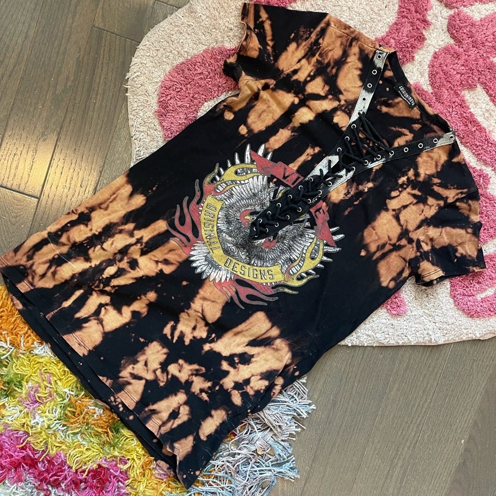 Fashion nova tie dye graphic lace up tshirt